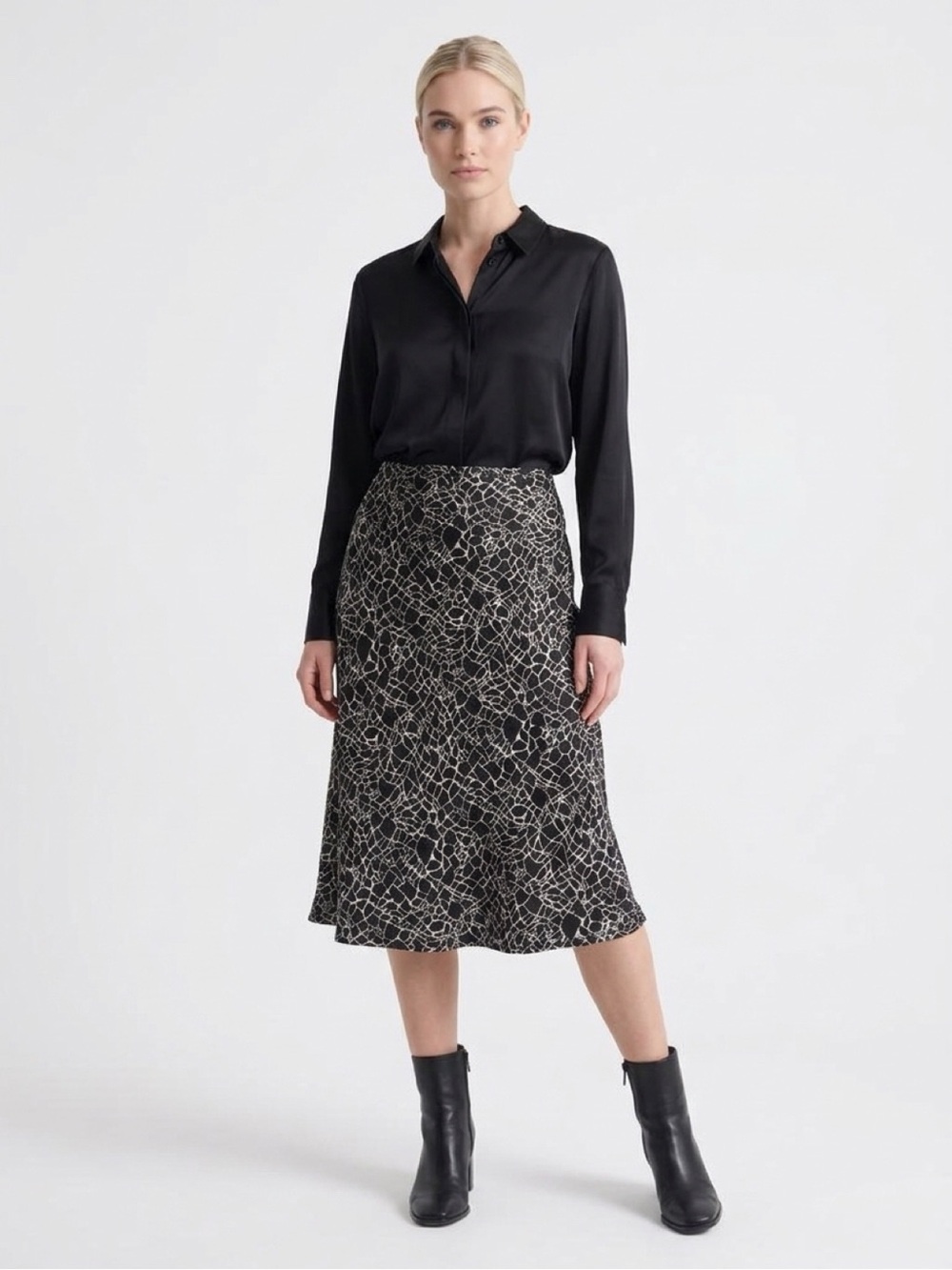 Old Navy Black and Cream Patterned A-Line Midi Skirt